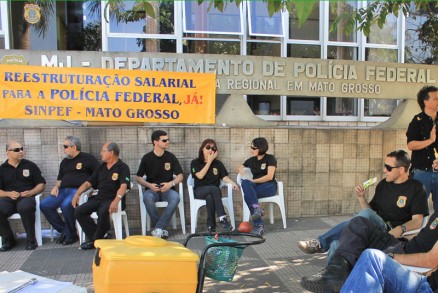 Categoria ocupou o prdio da Superintendncia de Cuiab na tera-feira (7)