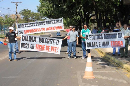 Servidores do Incra realizaram manifestao no Palcio Paiagus