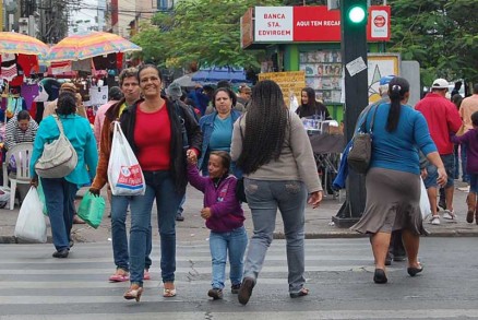 Segundo os meteorologistas, a temperatura ir cair por causa de uma frente fria vinda do Sul do pas