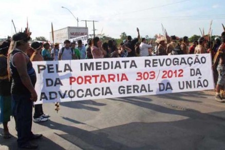 Indios protestam contra o uso de TI para explorao econmica, sem consulta aos ocupantes