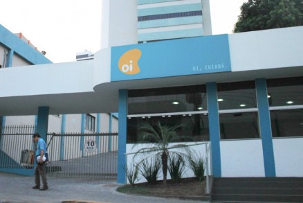 Sede da Oi, em Cuiab: operadora teve cabos rompidos e servios interrompidos