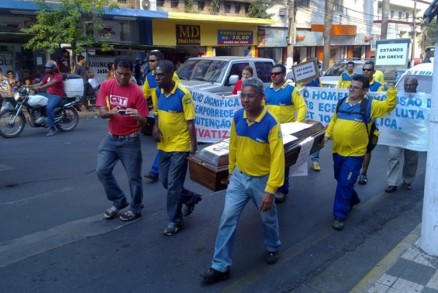 Depois dos bancrios,  a vez dos servidores dos Correios cruzarem os braos