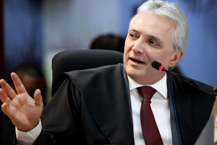 Cossegedor-geral do TCE, Antnio Joaquim: sobrestamento de processo para produo de provas