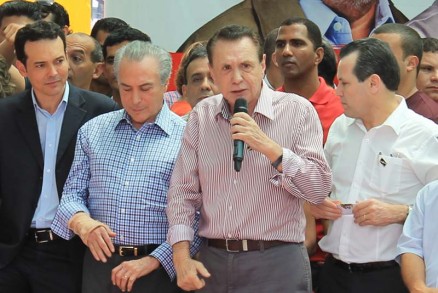 Carlos Bezerra critica ex-prefeitos de Cuiab, durante comcio de Ldio