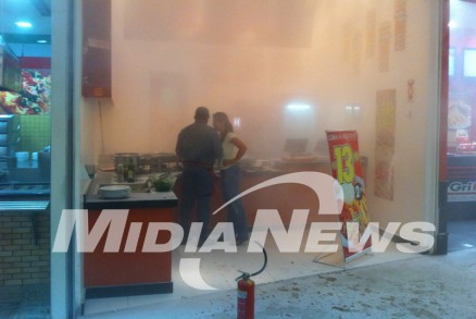 Exploso no restaurante Mister Sheik, no Shopping Pantanal, causou pnico no local