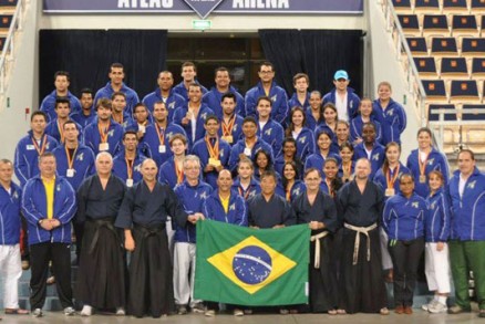 Parte da equipe vencedora faz parte do Programa Bolsa-Atleta