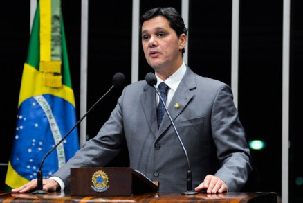 Senador Ricardo Ferrao: "Se no  a ANS que fiscaliza o MT Sade, quem ?"