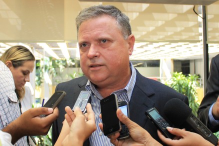 Blairo Maggi decidir sobre sair do PR somente no ano que vem