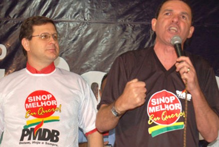 Aumeri Bampi (esq.), durante campanha eleitoral com o prefeito Juarez Costa, em Sinop