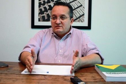 Pedro Taques tem votos na Capital, mas precisa dos eleitores do interior