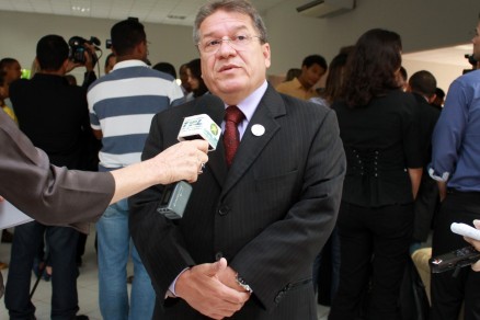 Walace Guimares j nomeou 17 secretrios