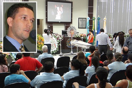 Elias Maciel, que, segundo a Polcia, era homossexual assumido; velrio  na Cmara Municipal