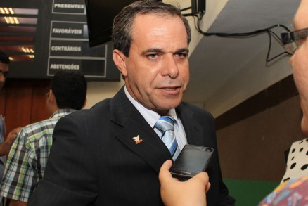 Onofre Junior, juntamente com Faissal, contrariou orientao do PSB, na eleio da Mesa da Cmara