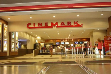 Sala da Cinemark: redes de cinema esto sendo afetadas