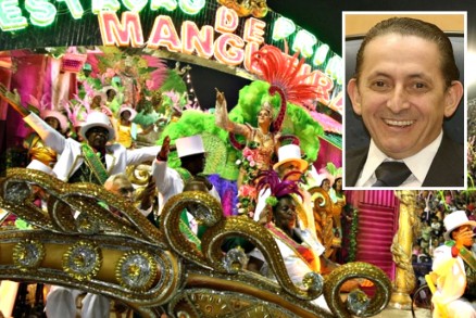 Galindo (no detalhe) pagou R$ 3,6 mi dos cofres pblicos para a Mangueira desfilar na Sapuca