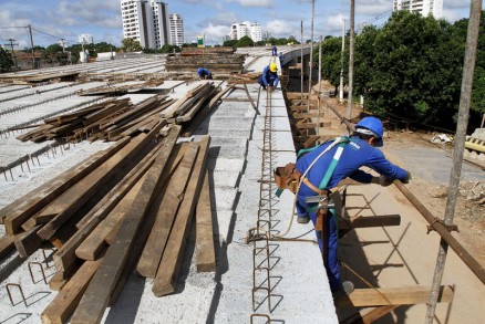 Viaduto do Despraiado: obra dever ser entregue at maio deste ano