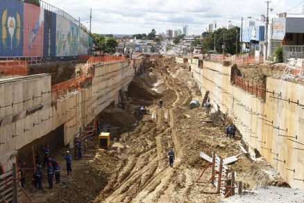 Trincheira da Jurumirim: obra j est com aproximadamente 30% dos trabalhos concludos