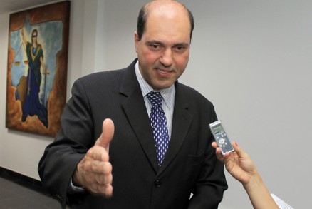 Francisco Faiad reagiu s crticas de Maggi e defendeu o atual modelo de gesto