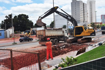 Trecho da Perimetral est bloqueado para remoo de interferncias