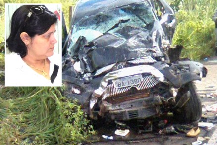 A prefeita Patr�cia Fernandes de Oliveira, que n�o resistiu aos ferimentos; picape ficou destru�da