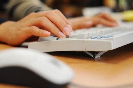 Vtima foi abordada por aplicativo de mensagem 