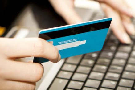 Consumidores devem ficar atentos na hora de escolher o site onde comprar 