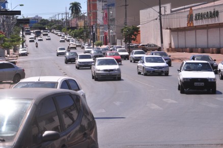 Av. XV de Novembro: adequaes para obras do VLT j tiveram incio