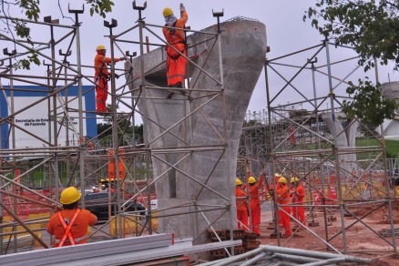 Construo do Viaduto da Sefaz, que integra o pacote de obras do VLT na Capital