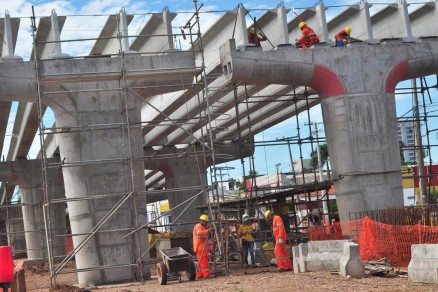 Viaduto da UFMT: obra  uma das que esto previstas dentro do pacote do VLT