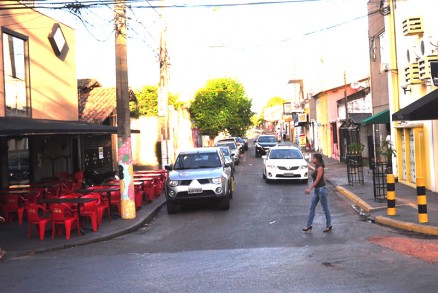 Rua 24 de Outubro: do poder ao charme, via se transforma em referncia cultural