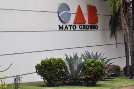 OAB realiza desagravo pblico contra juiz de Mirassol D'Oeste