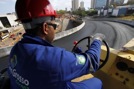 Secopa admite que recapeamento asfltico do viaduto pode ser refeito