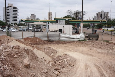 Posto de Avenida do CPA: empreendimento precisa sair para a passagem do VLT