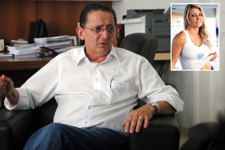O ex-prefeito Chico Galindo, autor dos pedidos, e a loira Luciana Hoepers: pedido em ata