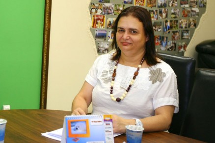 Rosa Neide Sandes assume Seduc com desafio de finalizar greve de 57 dias