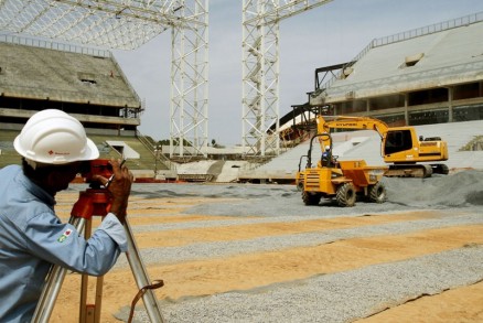 Implantao do gramado na Arena Pantanal avana; cronograma est sendo cumprido