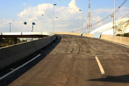 Viaduto da Sefaz: asfalto apresentou defeitos de qualidade e precisar ser refeito