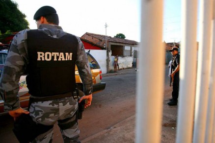 Moradores ouviram disparos e denunciaram suspeito