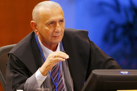 O conselheiro Ary Leite de Campos, durante sesso no TCE: luto na poltica