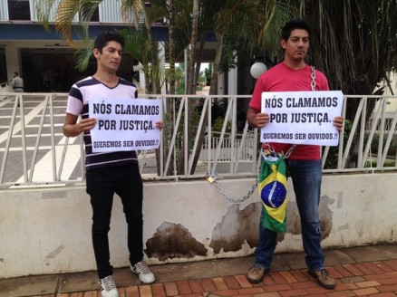 Marcos e Aerci vieram de Santa Catarina pedir liberao da Telexfree