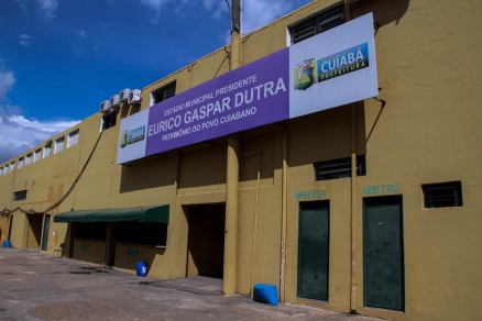 Estdio Dutrinha: prefeito recebe proposta para inserir no projeto Brasil Tour 2014