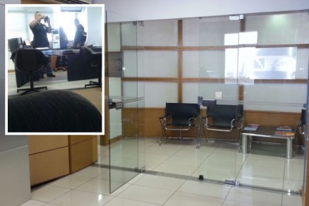 Agentes federais  durante busca e apreenso na Empresa Juruena