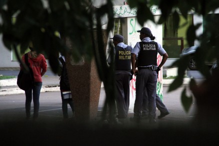 Policiais montaram campana e aguardaram que os responsveis em violar os recintos voltarem