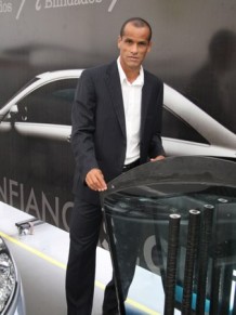 Rivaldo tem loja de blindados em S�o Caetano