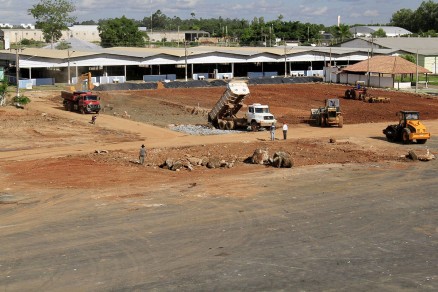 Fan Park comea a ser construdo no Parque de Exposies Jonas Pinheiro