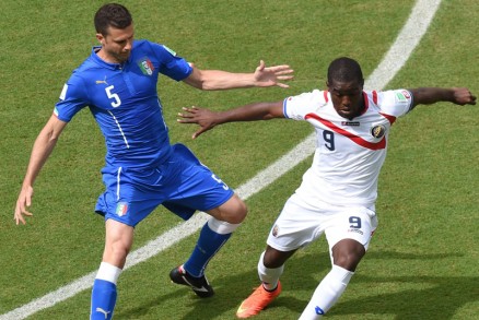 Jogo entre Costa Rica e Itlia, durante a primeira fase da Copa do Mundo