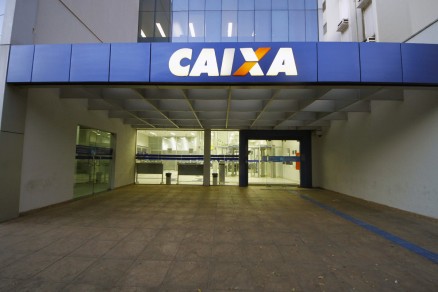 A liberao do dinheiro foi antecipada pelo Caixa Econmica Federal para este sbado (8)