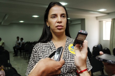 O montante arrecadado  repassado para programas sociais