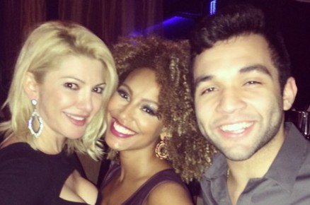 Antonia e Jonathan aparecem juntos na festa de Sheron Menezzes