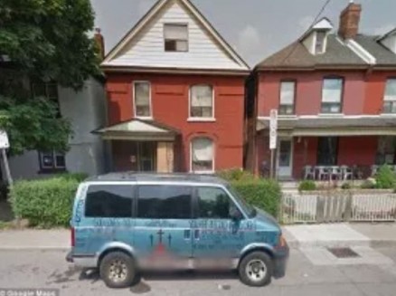 Fam�lia esconde corpo esperando que Deus o ressuscite